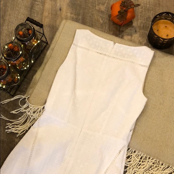 White dress - Picture 3 of 3